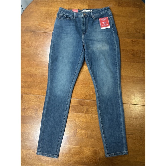 New Levi's Jeans Women's Size 12 High Rise Skinny Denim NWT Soft Stretch - Picture 1 of 14